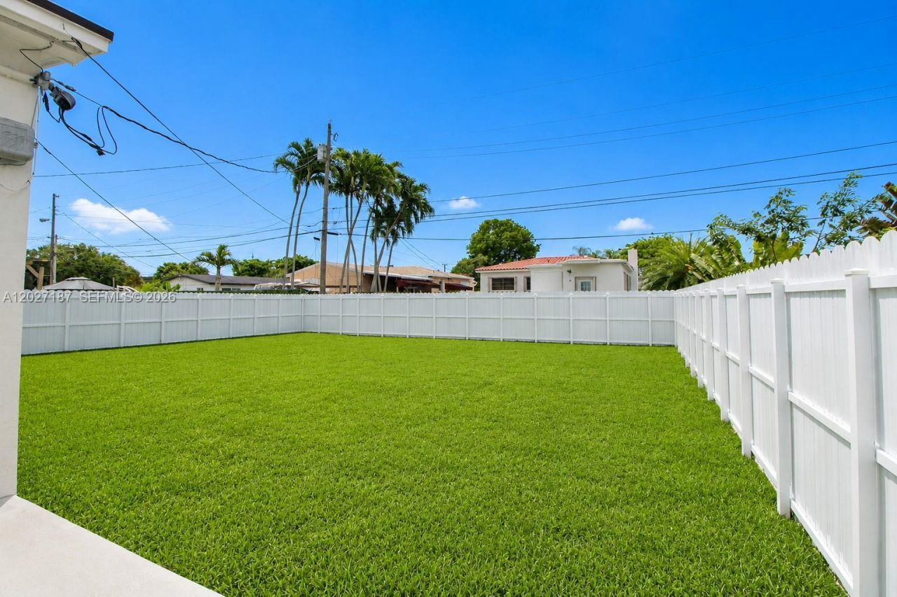 6748 SW 38th St , Miami, FL 33155 Photo