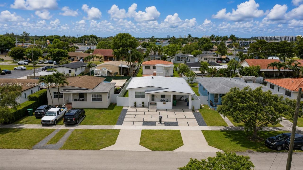 6748 SW 38th St , Miami, FL 33155 Photo