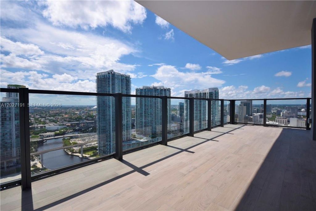 68 SE 6th St , Unit 2812, Miami, FL 33131 Photo