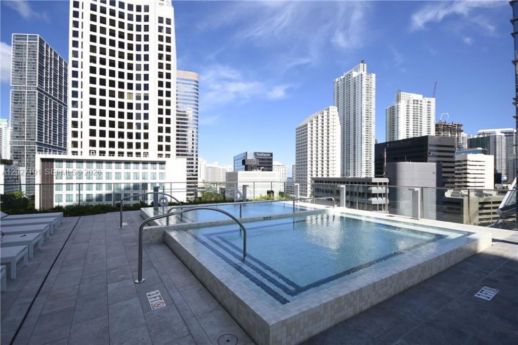 68 SE 6th St , Unit 2812, Miami, FL 33131 Photo
