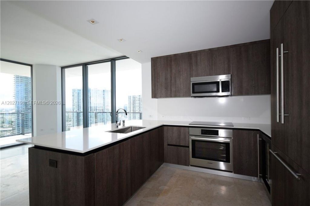 68 SE 6th St , Unit 2812, Miami, FL 33131 Photo