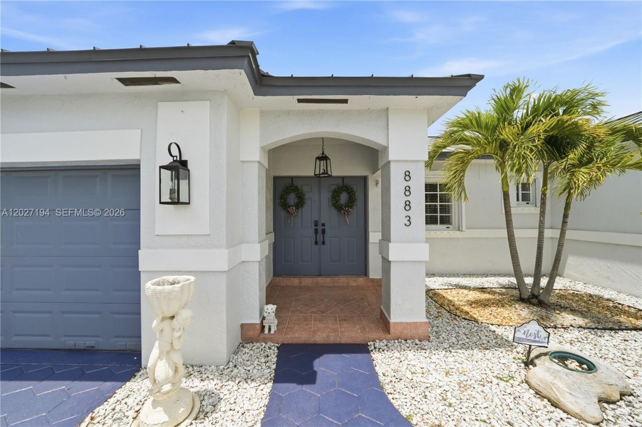 8883 NW 176th St, Hialeah, FL 33018 Photo