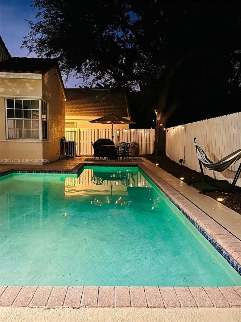 300 Cameron Dr , Weston, FL 33326 Photo