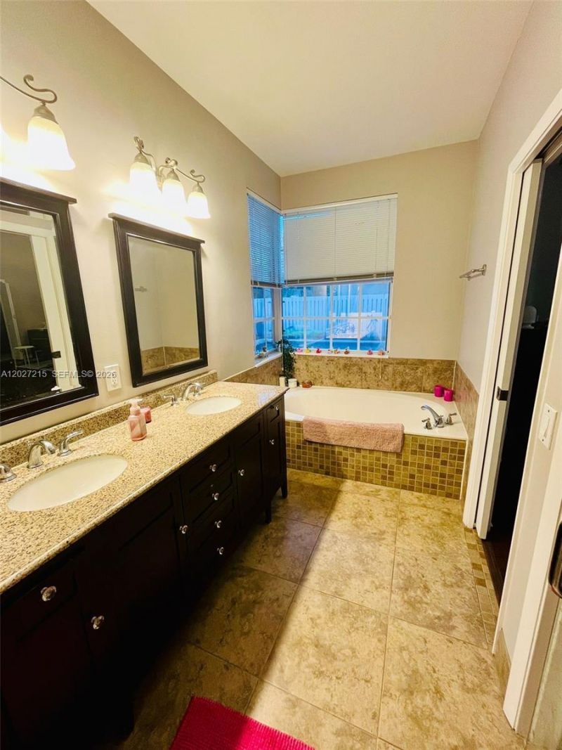 300 Cameron Dr , Weston, FL 33326 Photo