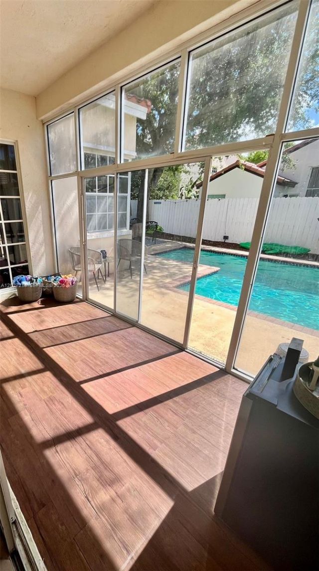 300 Cameron Dr , Weston, FL 33326 Photo
