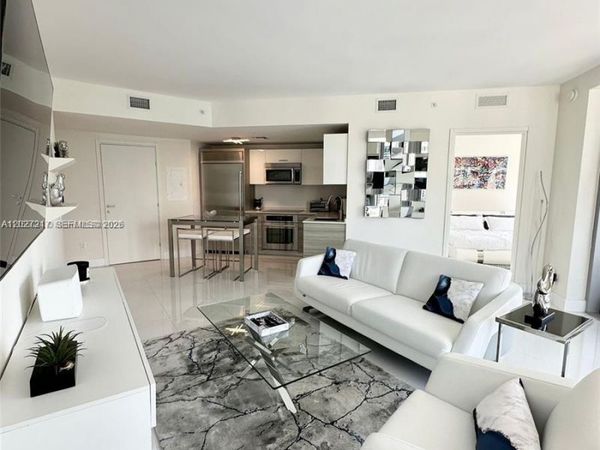 1300 Brickell Bay Dr, Unit 3101, Miami, FL 33131