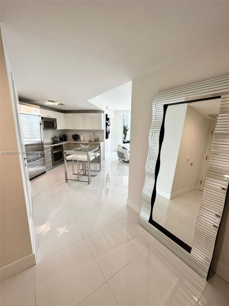 1300 Brickell Bay Dr, Unit 3101, Miami, FL 33131 Photo