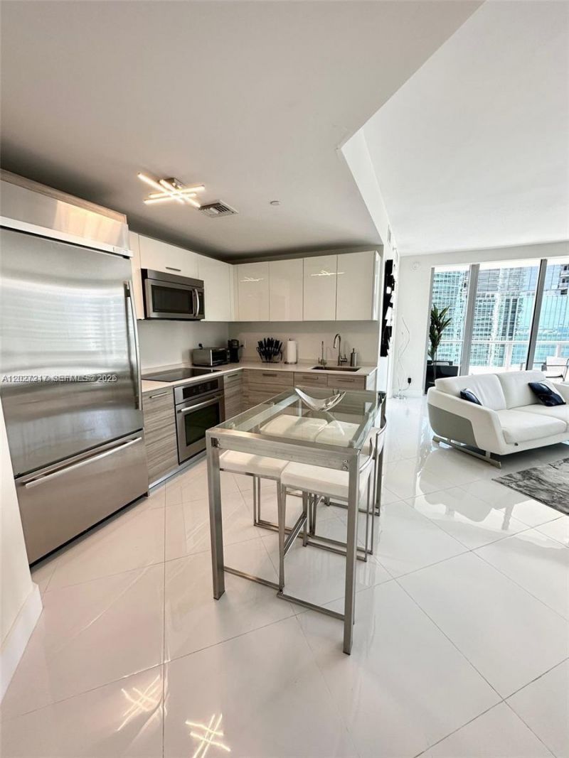 1300 Brickell Bay Dr, Unit 3101, Miami, FL 33131 Photo