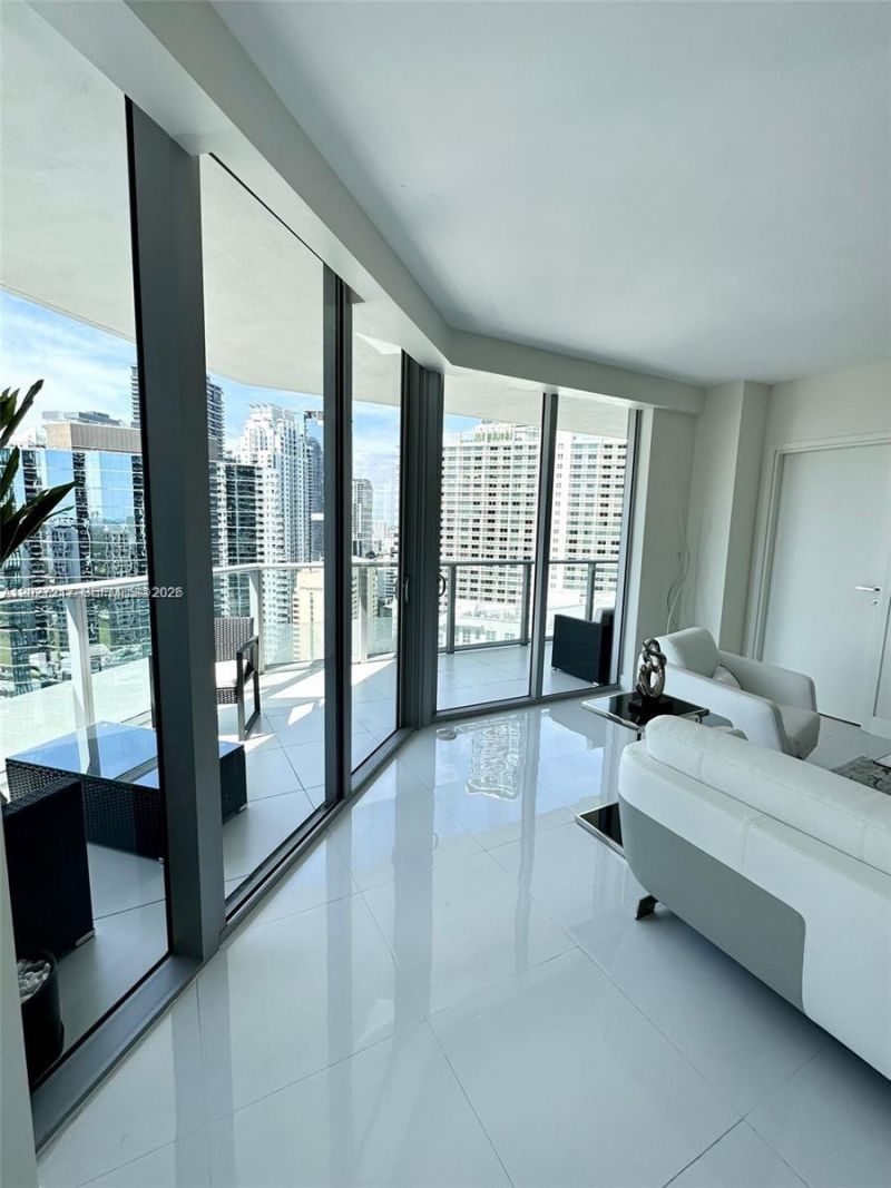 1300 Brickell Bay Dr, Unit 3101, Miami, FL 33131 Photo