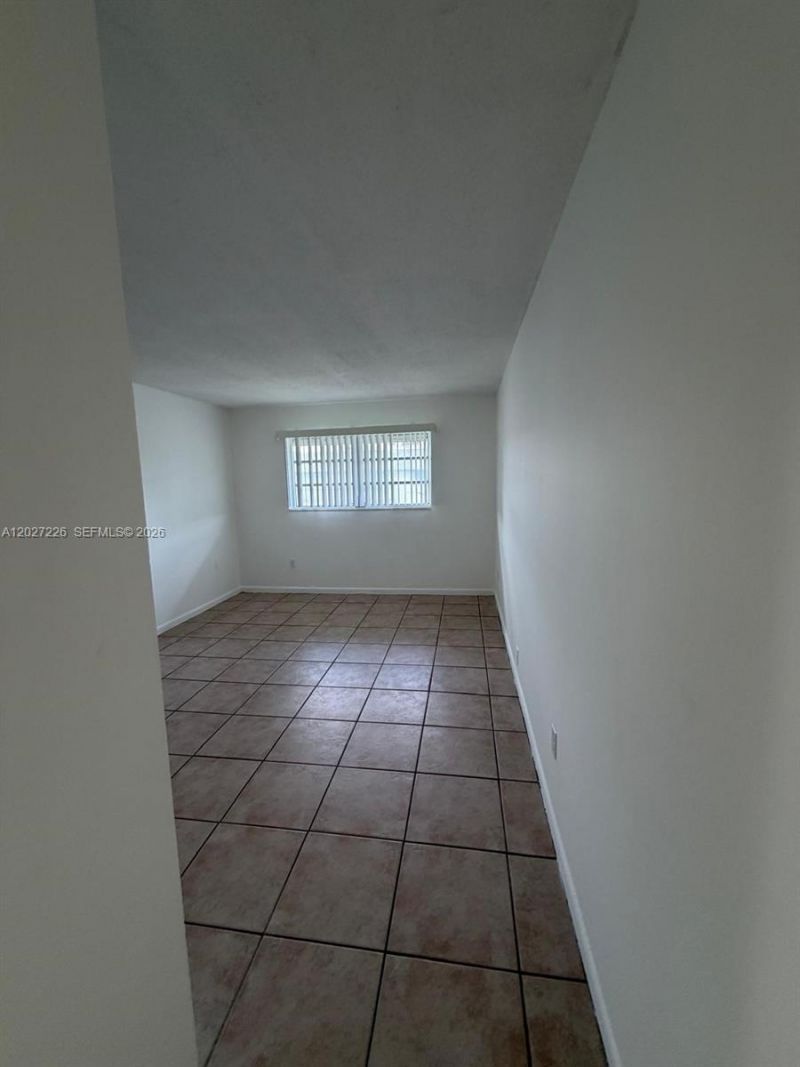 15205 NE 6th Ave, Unit D303, Miami, FL 33162 Photo
