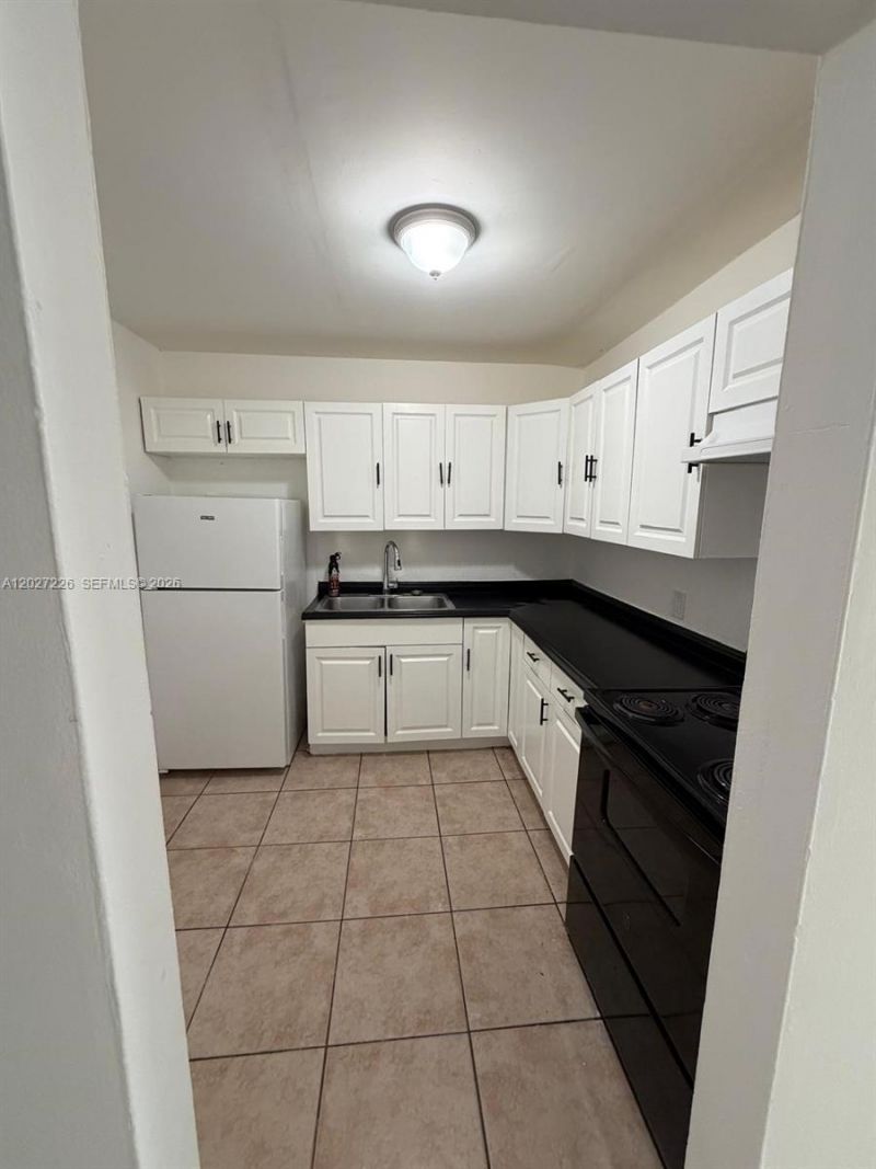 15205 NE 6th Ave, Unit D303, Miami, FL 33162 Photo