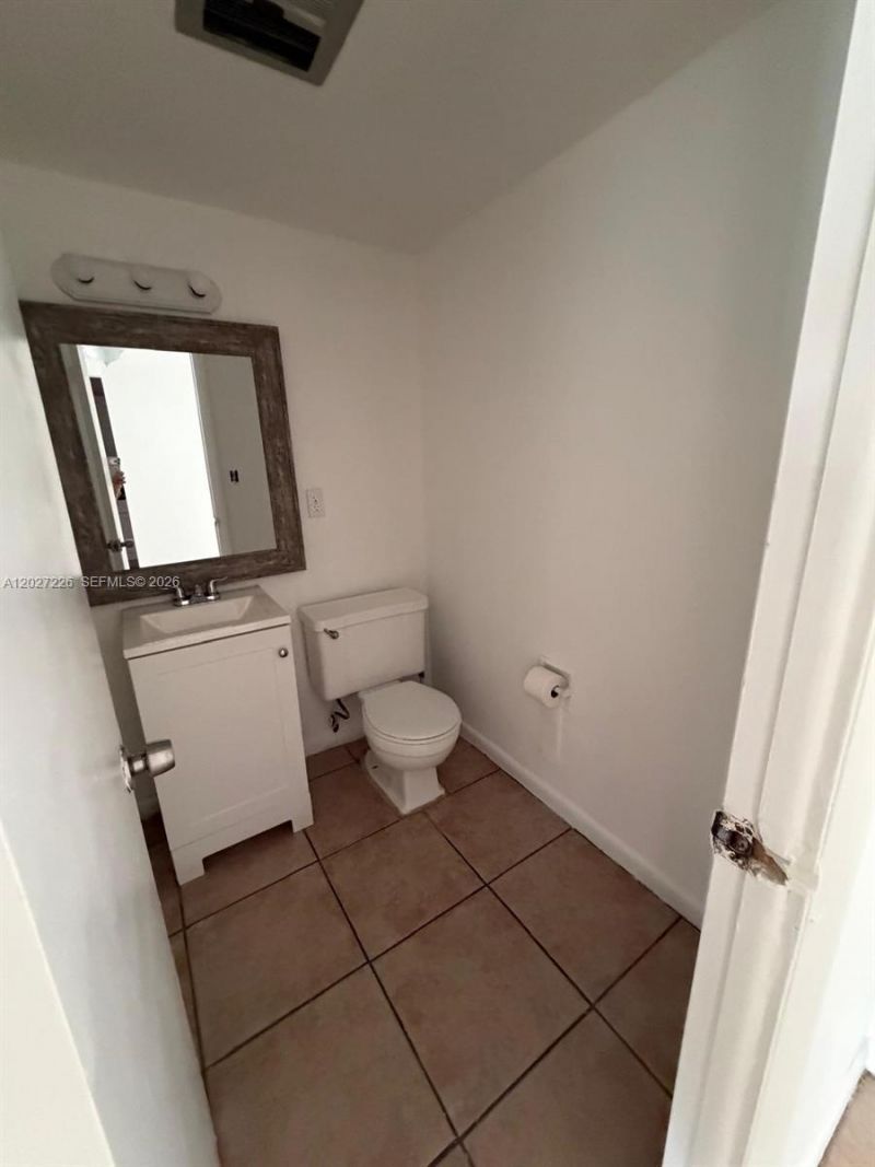 15205 NE 6th Ave, Unit D303, Miami, FL 33162 Photo