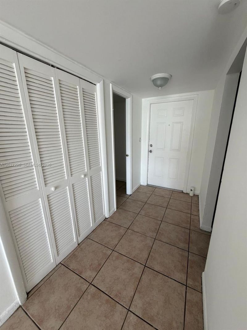 15205 NE 6th Ave, Unit D303, Miami, FL 33162 Photo
