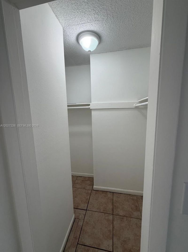 15205 NE 6th Ave, Unit D303, Miami, FL 33162 Photo