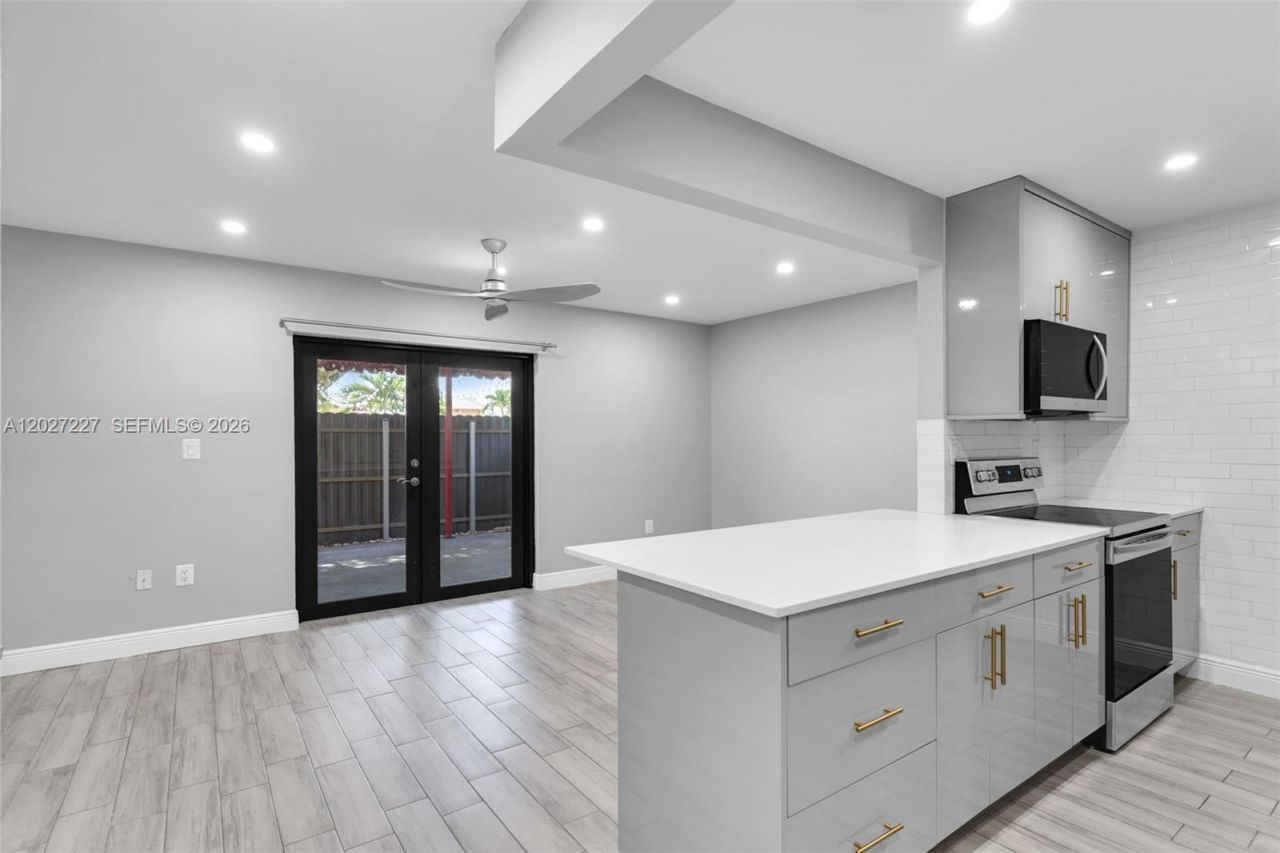 3771 SW 99th Ave , Unit 4, Miami, FL 33165 Photo