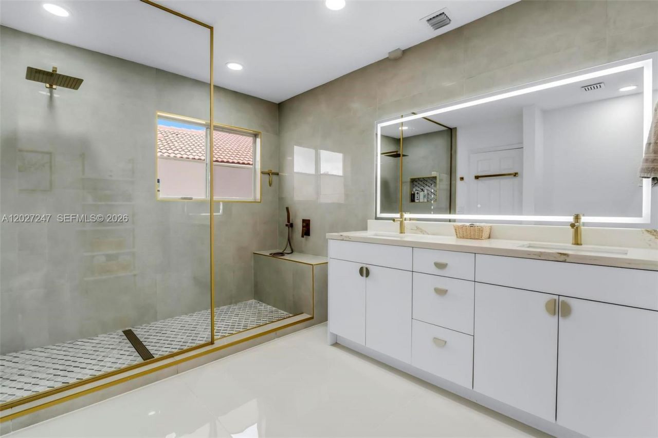 156 SE 22nd Ter, Homestead, FL 33033 Photo