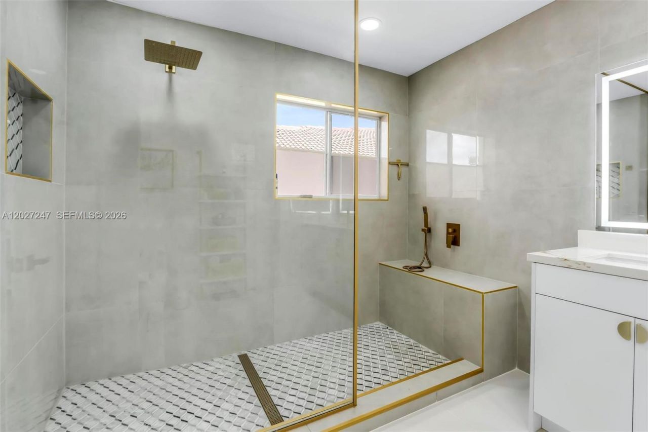 156 SE 22nd Ter, Homestead, FL 33033 Photo