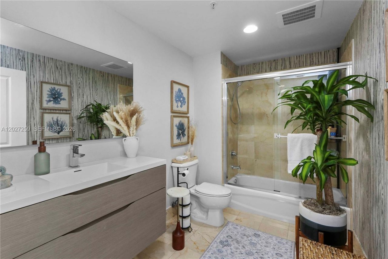 10 Aragon Ave, Unit 1106, Coral Gables, FL 33134 Photo
