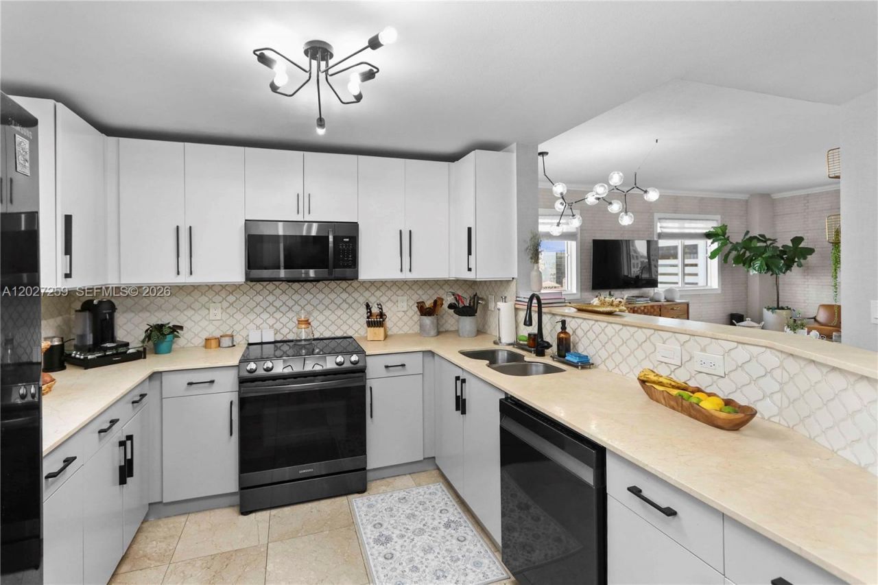 10 Aragon Ave, Unit 1106, Coral Gables, FL 33134 Photo