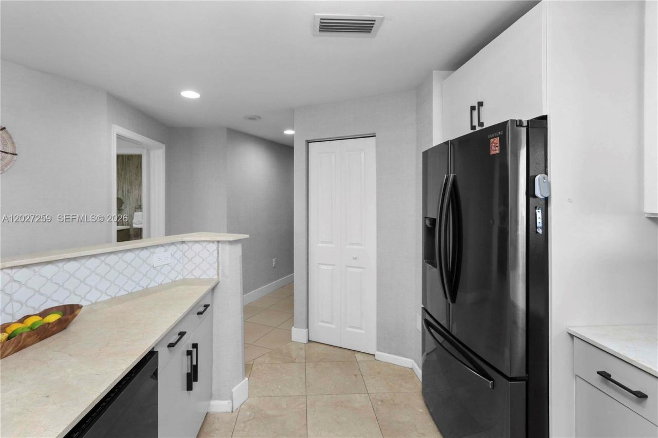 10 Aragon Ave, Unit 1106, Coral Gables, FL 33134 Photo