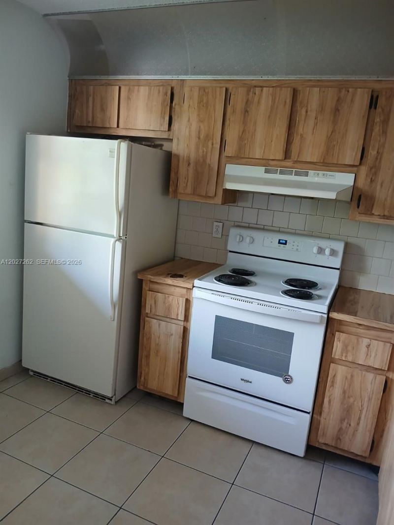 9141 NW 1st Ct , Unit 204, Pembroke Pines, FL 33024 Photo