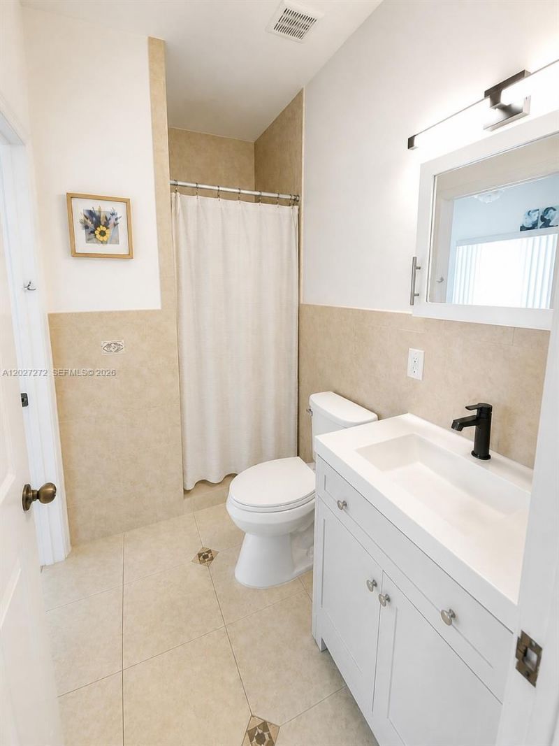 1101 NE 2nd St , Hallandale Beach, FL 33009 Photo