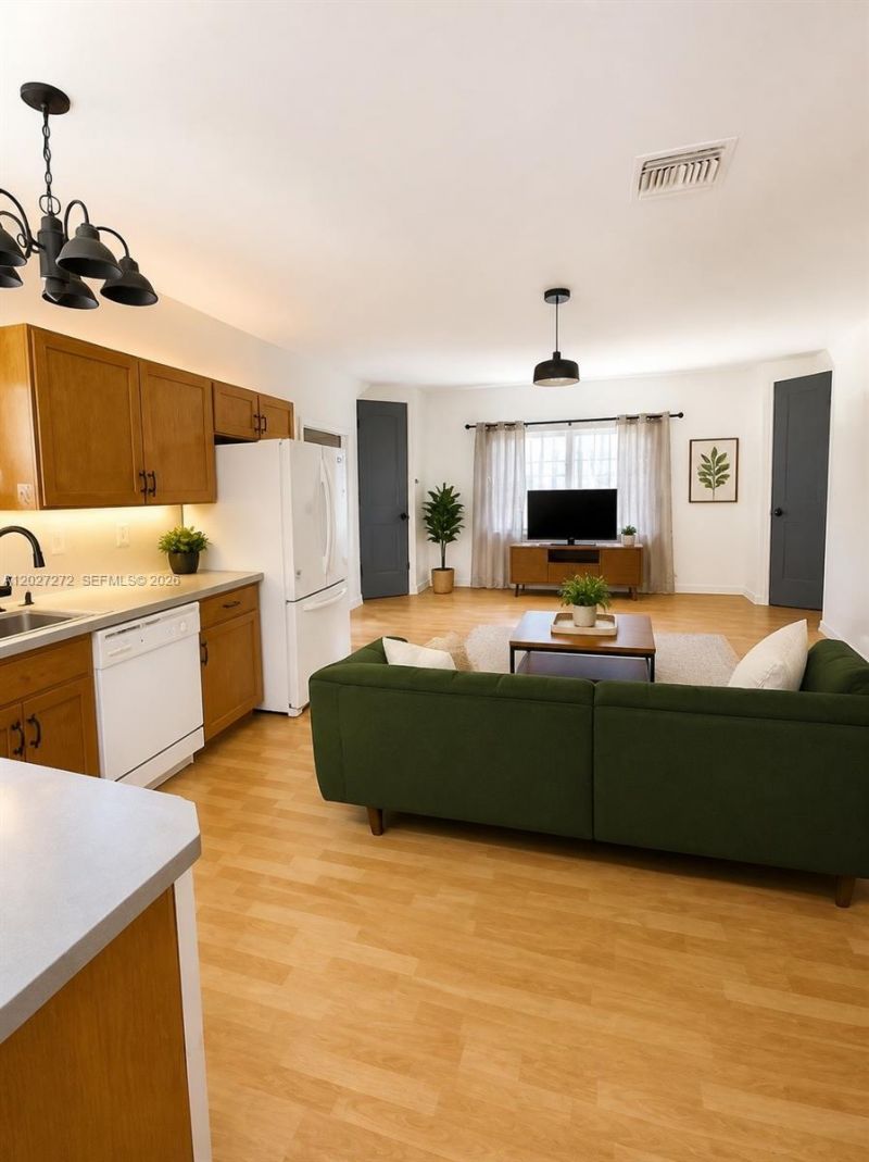 1101 NE 2nd St, Hallandale Beach, FL 33009 Photo