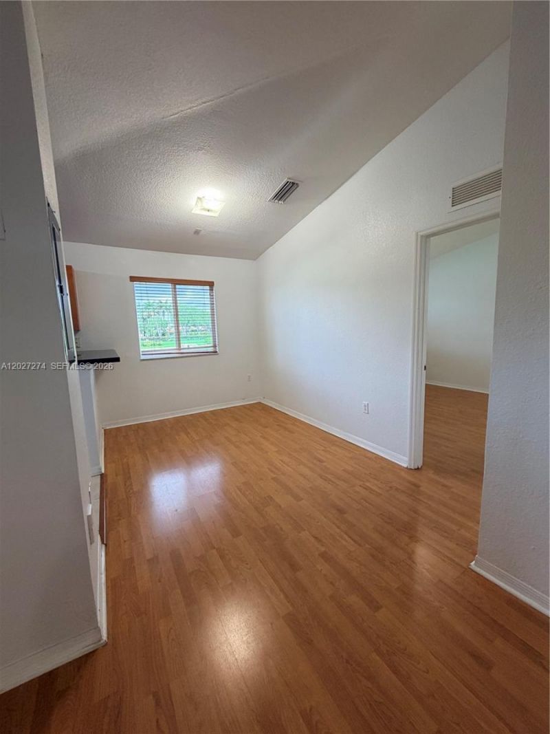 995 NE 34th Ave , Unit 201, Homestead, FL 33033 Photo