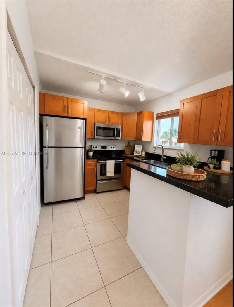 995 NE 34th Ave , Unit 201, Homestead, FL 33033 Photo