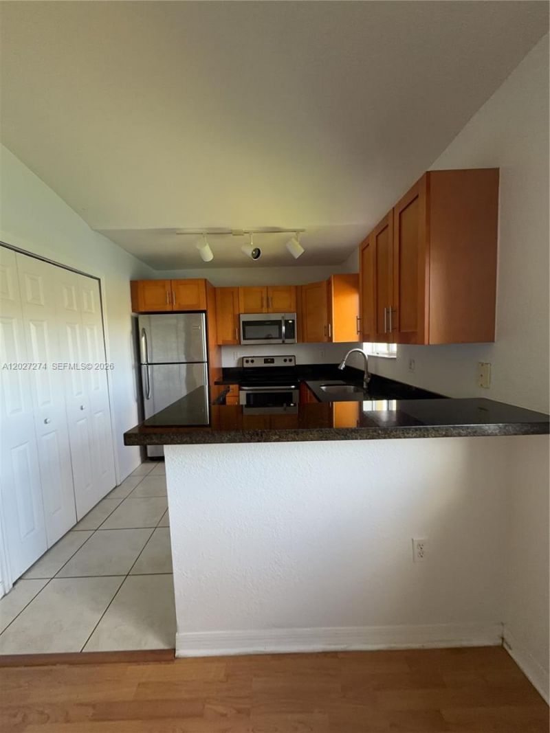 995 NE 34th Ave , Unit 201, Homestead, FL 33033 Photo