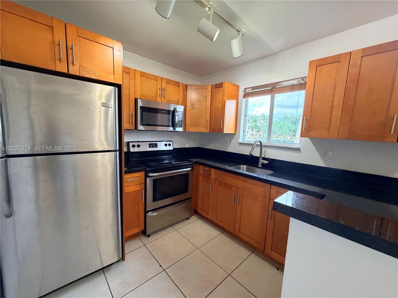 995 NE 34th Ave , Unit 201, Homestead, FL 33033 Photo