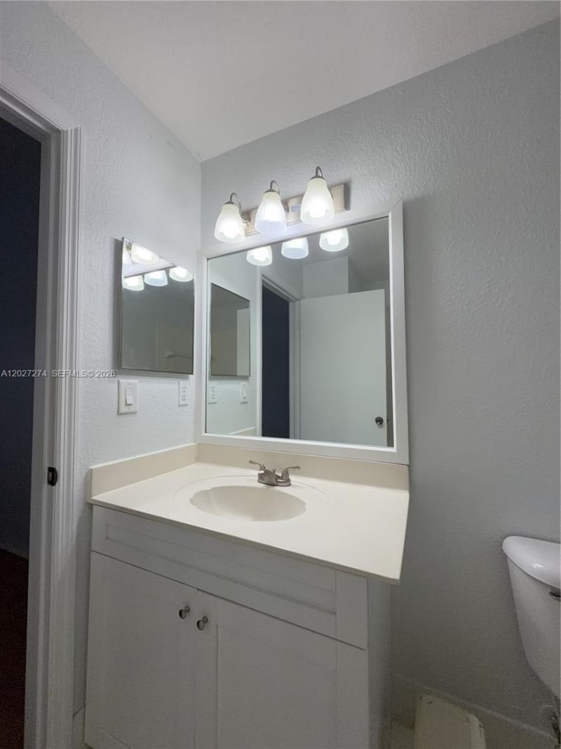 995 NE 34th Ave , Unit 201, Homestead, FL 33033 Photo