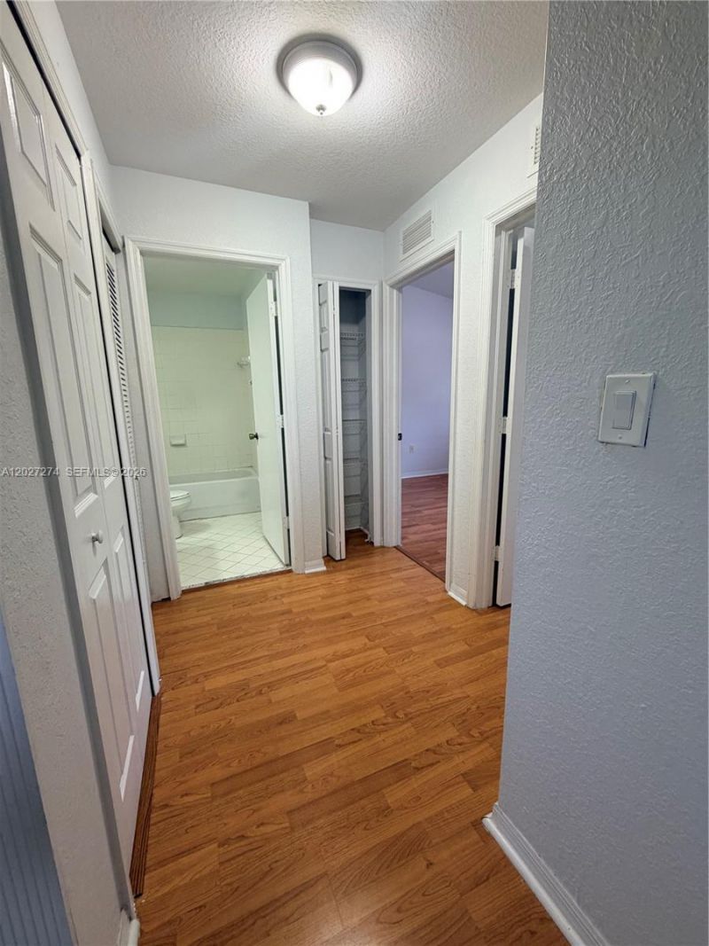 995 NE 34th Ave , Unit 201, Homestead, FL 33033 Photo