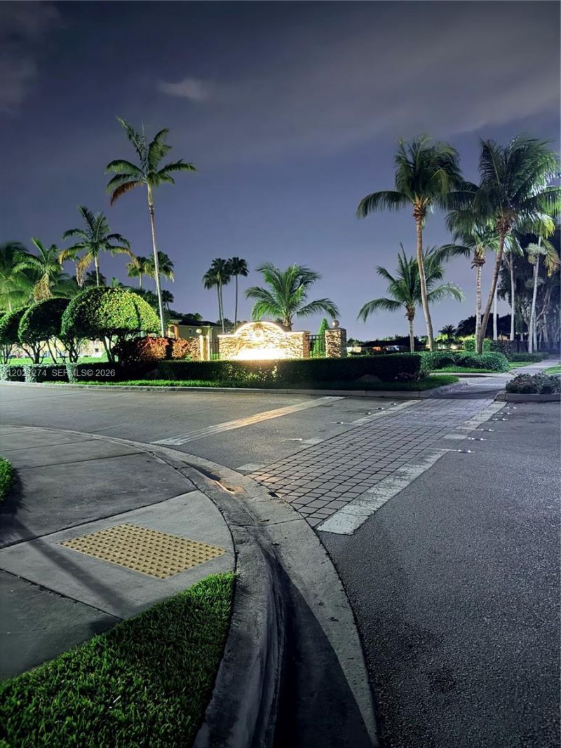 995 NE 34th Ave , Unit 201, Homestead, FL 33033 Photo