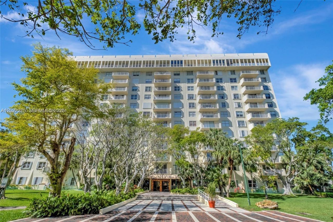 11111 Biscayne Blvd, Unit 8F, Miami, FL 33181 Photo