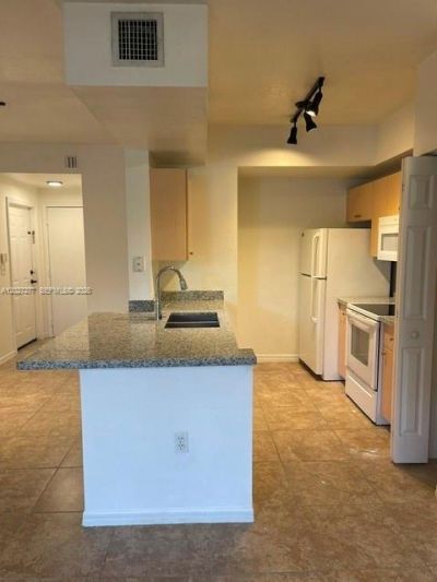 2560 Centergate Dr, Unit 102, Miramar, FL 33025 Photo