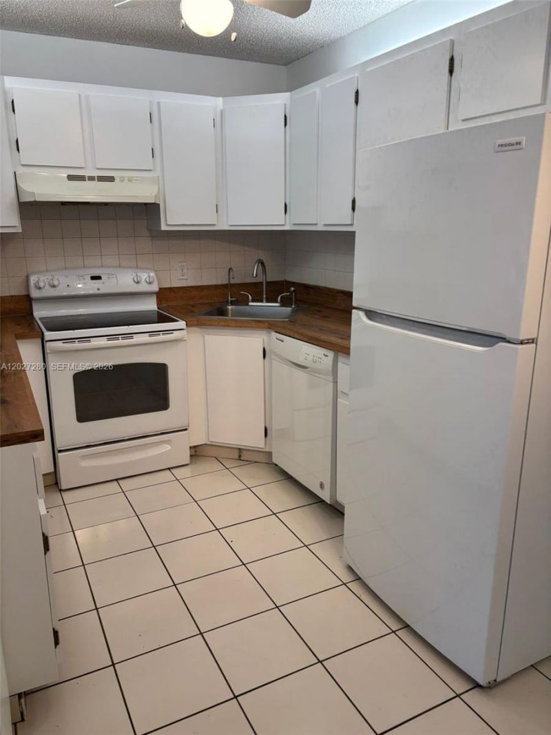 718 Sunny Pine Way , Unit H2, Greenacres, FL 33415 Photo