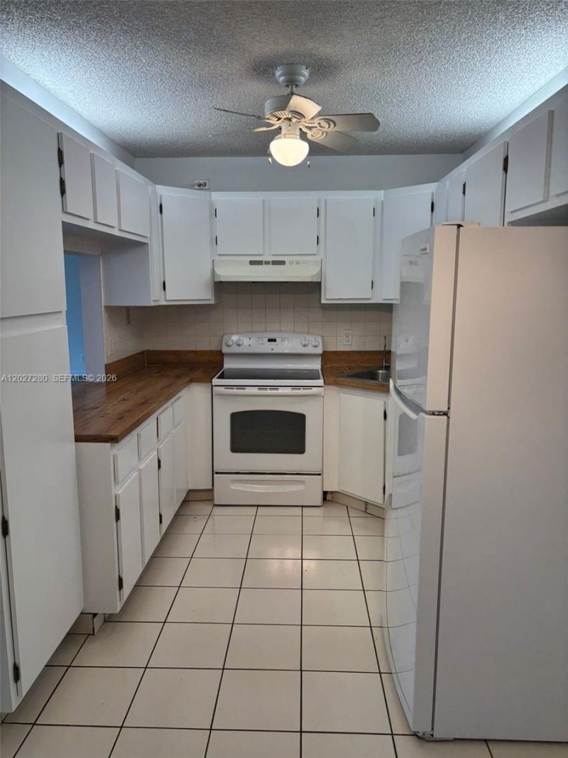718 Sunny Pine Way , Unit H2, Greenacres, FL 33415 Photo