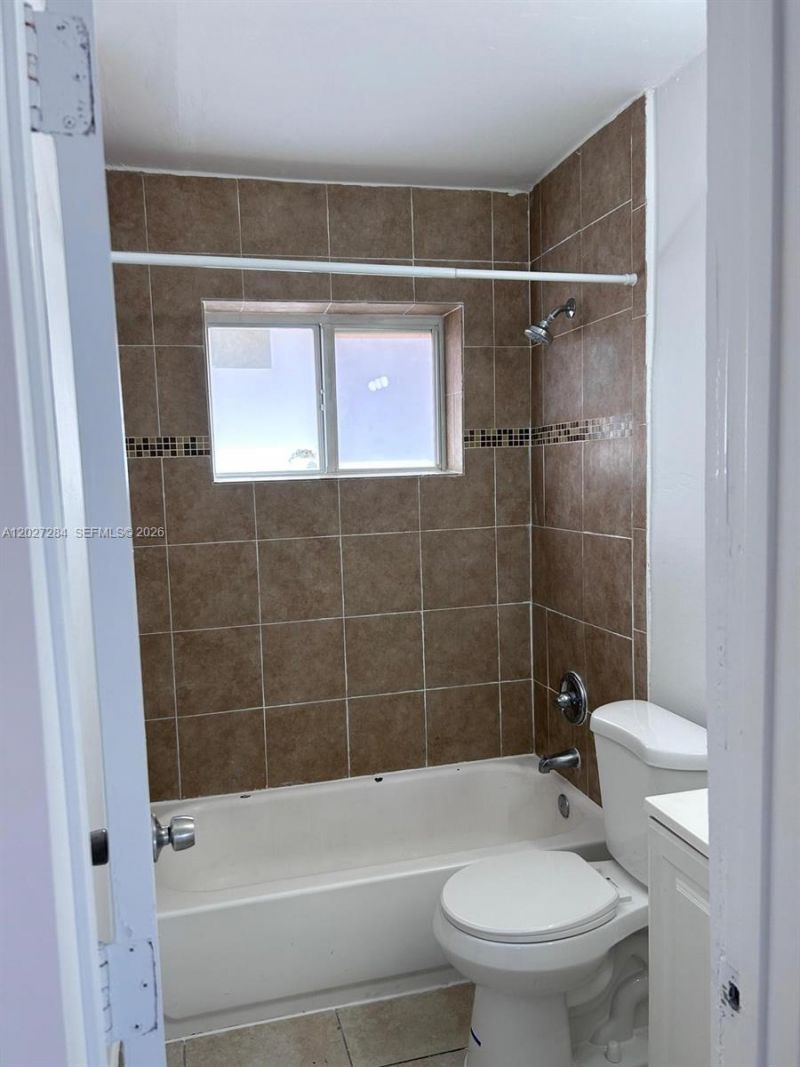 1130 NW 76th St , Unit 1130, Miami, FL 33150 Photo