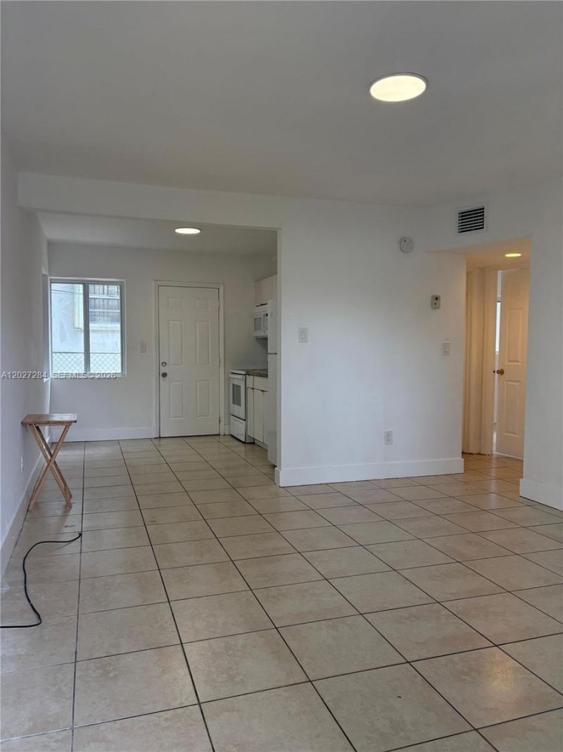 1130 NW 76th St , Unit 1130, Miami, FL 33150 Photo