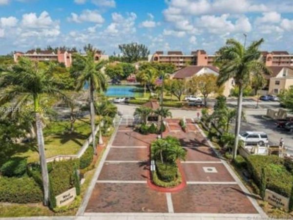 10253 NW 9th Street Cir , Unit 204-6, Miami, FL 33172