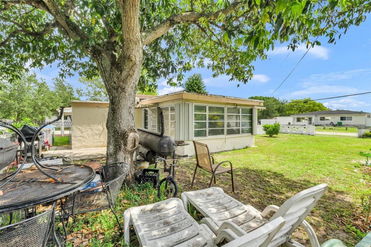 1900 NW 131st St, Miami, FL 33167 Photo