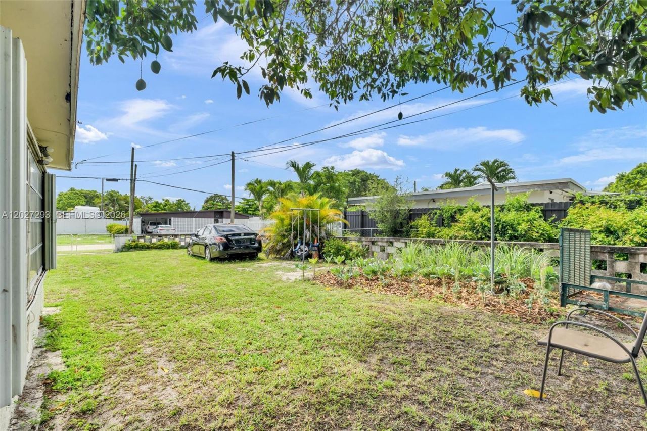 1900 NW 131st St, Miami, FL 33167 Photo