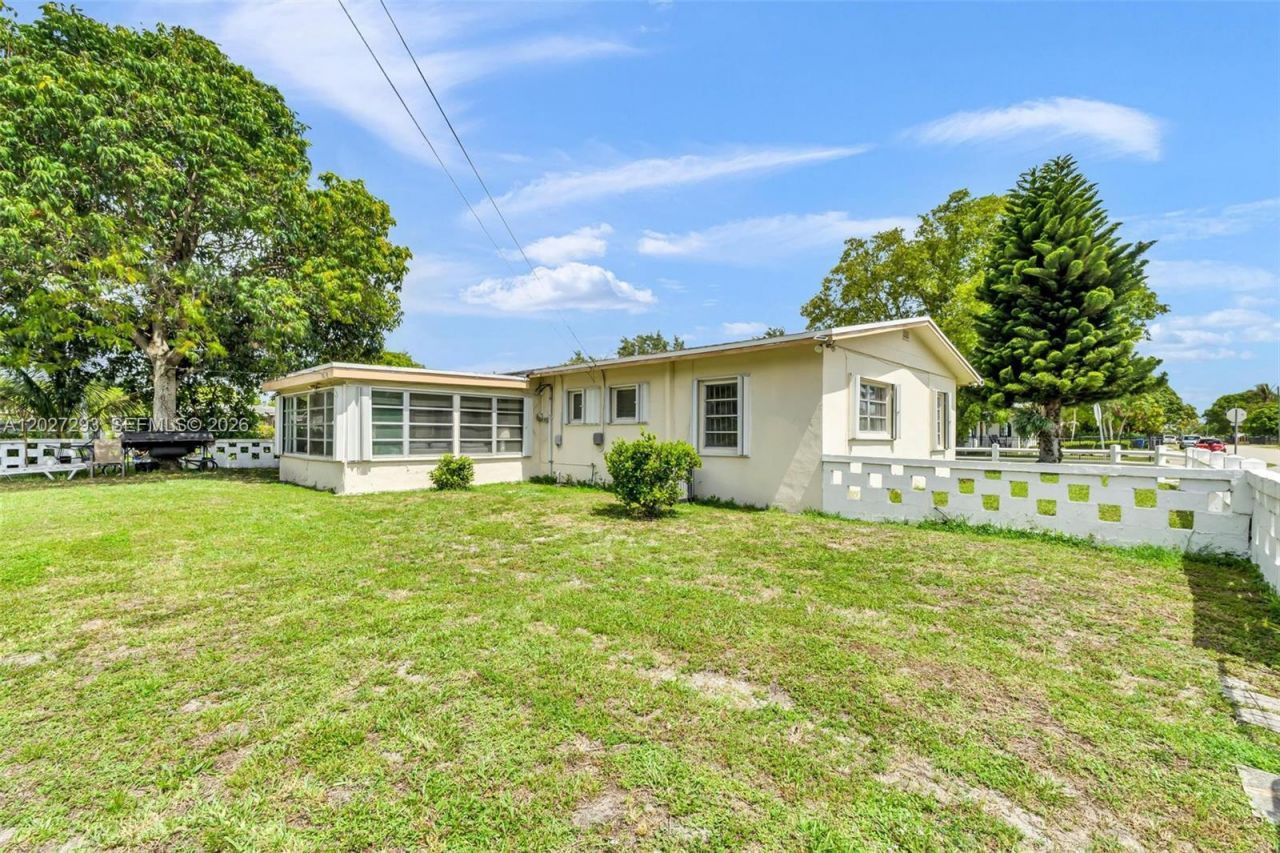1900 NW 131st St, Miami, FL 33167 Photo