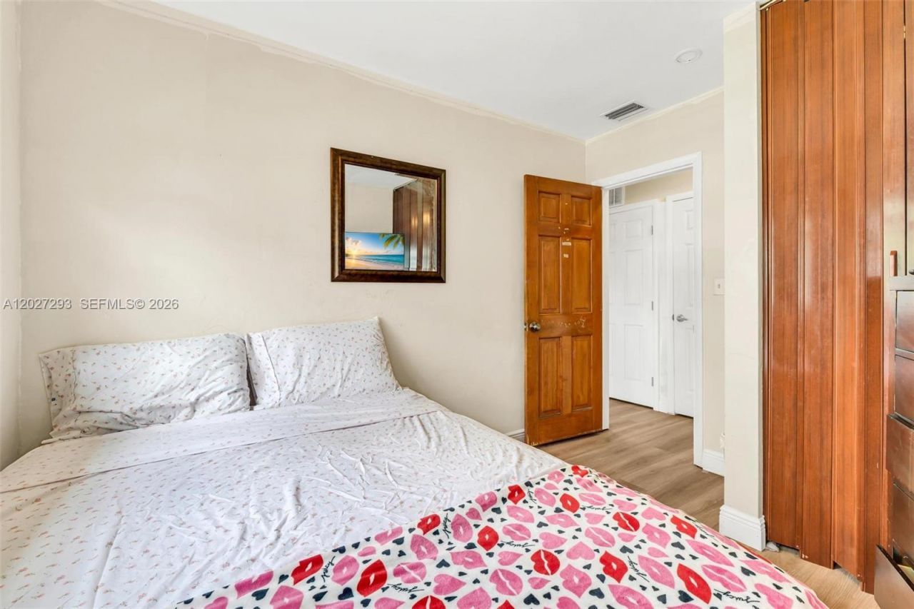 1900 NW 131st St, Miami, FL 33167 Photo