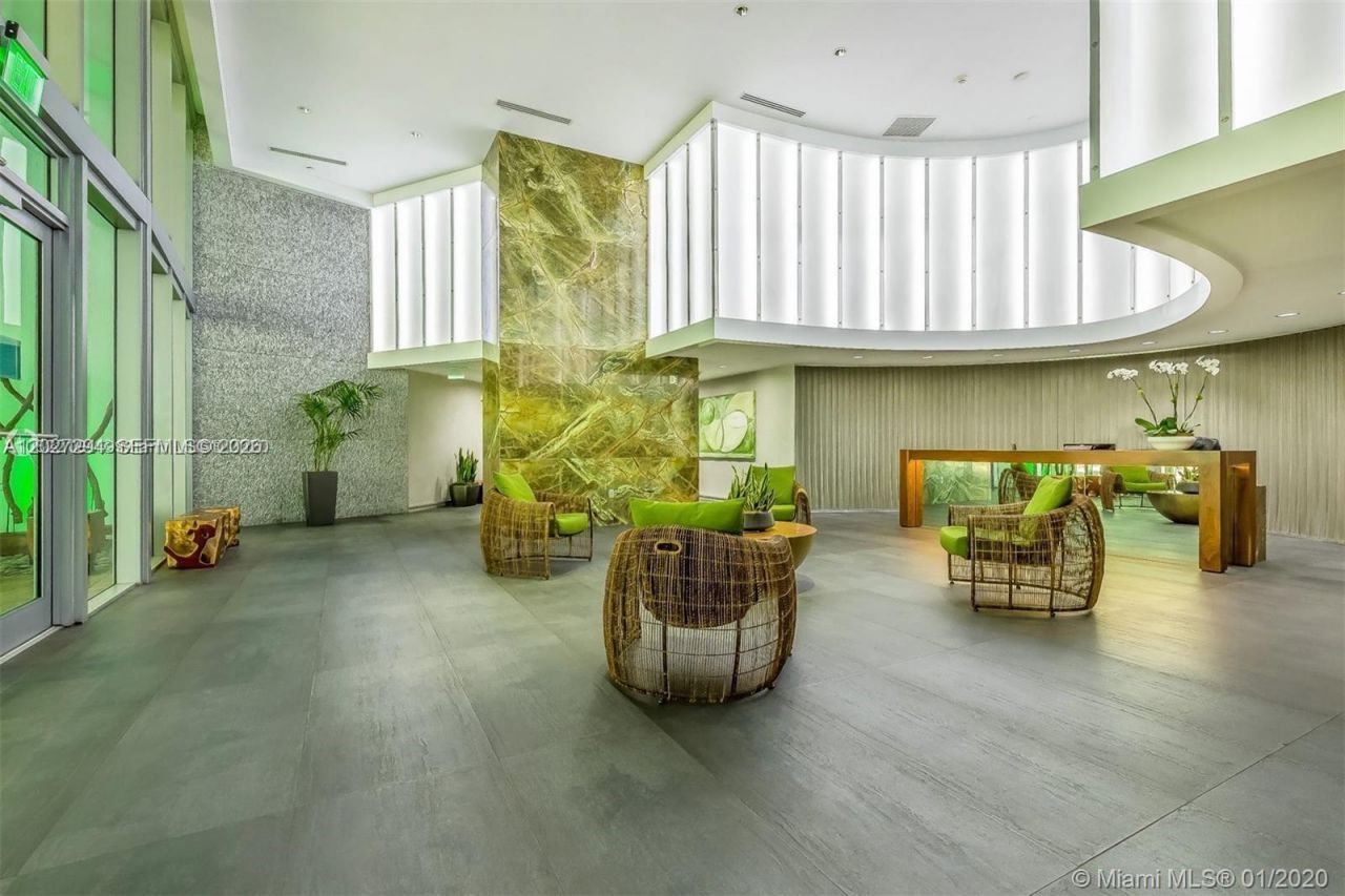90 SW 3rd St, Unit TH301, Miami, FL 33130 Photo