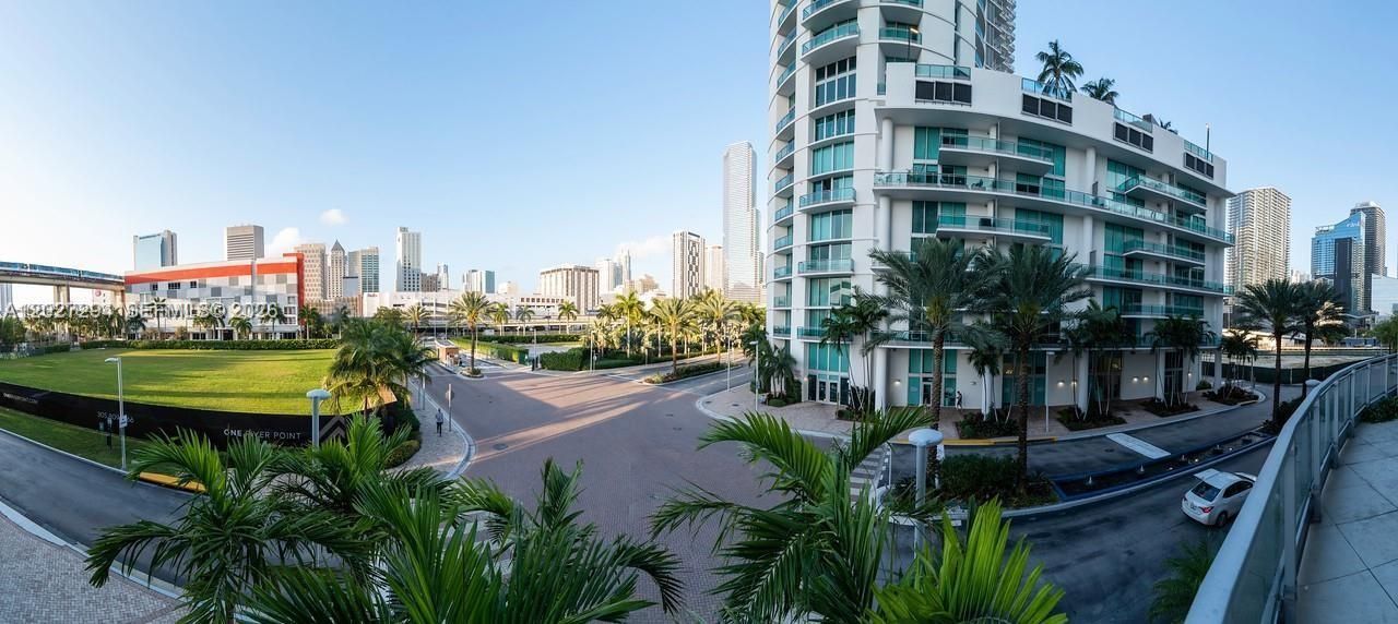 90 SW 3rd St, Unit TH301, Miami, FL 33130 Photo