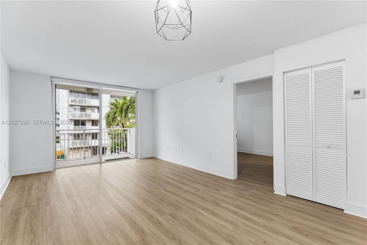 1665 Bay Rd, Unit 322, Miami Beach, FL 33139 Photo