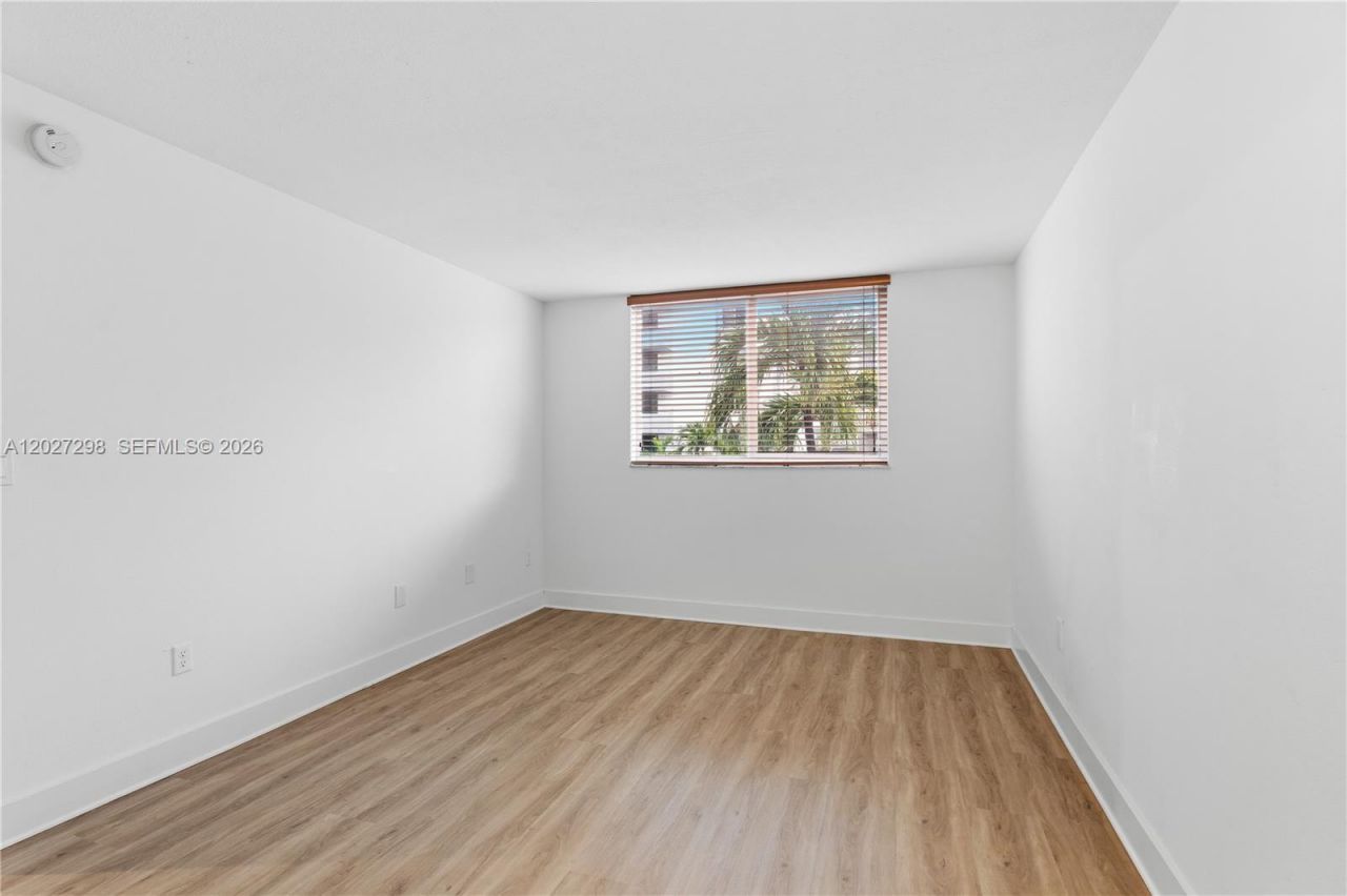 1665 Bay Rd, Unit 322, Miami Beach, FL 33139 Photo