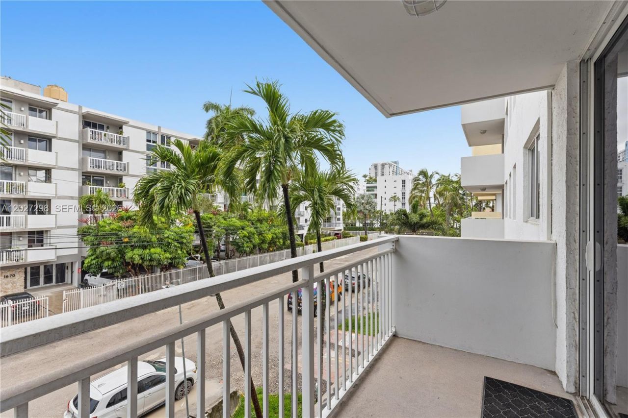 1665 Bay Rd, Unit 322, Miami Beach, FL 33139 Photo